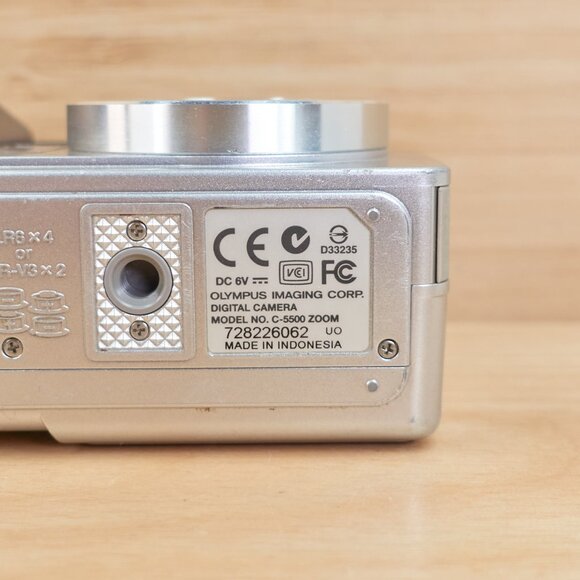 Share Olympus CAMEDIA C-5500 Zoom / 5.1MP Digital Camera / Tested & Working - Picture 8 of 9